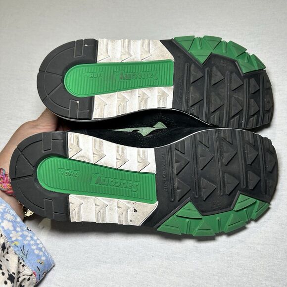 Saucony Azura “St. Patrick's Day" sneakers Size 7.5 in black and green - Picture 7 of 7